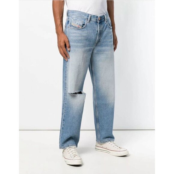 $298 Diesel Men’s Dagh Relax Regular Straight Destroy Jeans 0076J Blue Size W32 - Picture 1 of 12